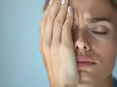 Opadająca powieka przyczyny neurologiczne: poznaj groźne symptomy