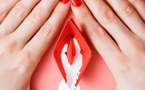 Jaki śluz w menopauzie? Objawy suchości i ich skutki zdrowotne