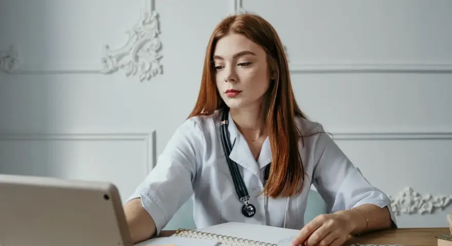 Do jakiego lekarza z hemoroidami - kluczowe informacje i porady